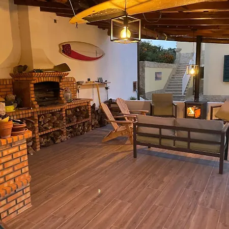 Private With Pool & Jacuzzi, Bbq & Pizzaoven Holiday home *