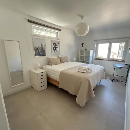 Private With Pool & Jacuzzi, Bbq & Pizzaoven Holiday home *